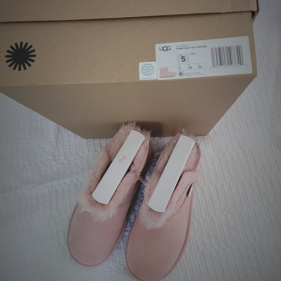 Ugg Mini Bailey Button Bling - Picture 4 of 4